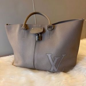 Louis Vuitton Pernelle taupe tote